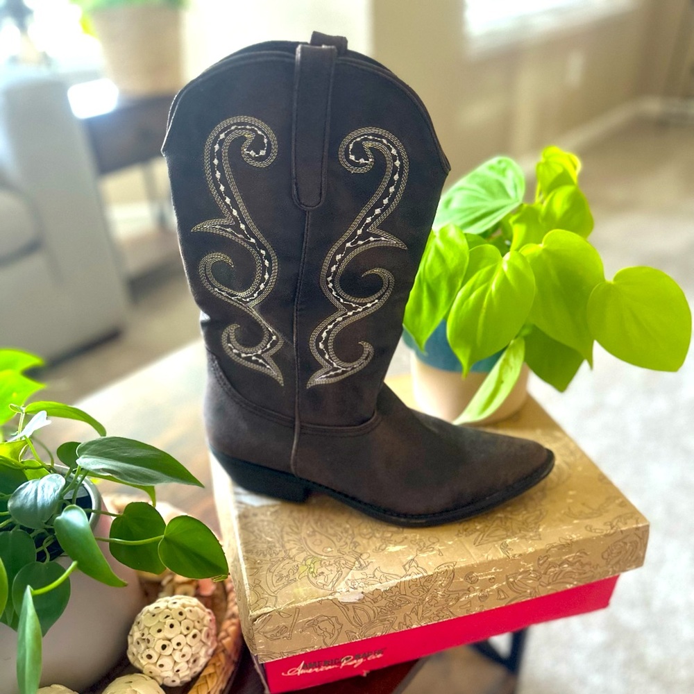 Gently used American Rag brown Boots